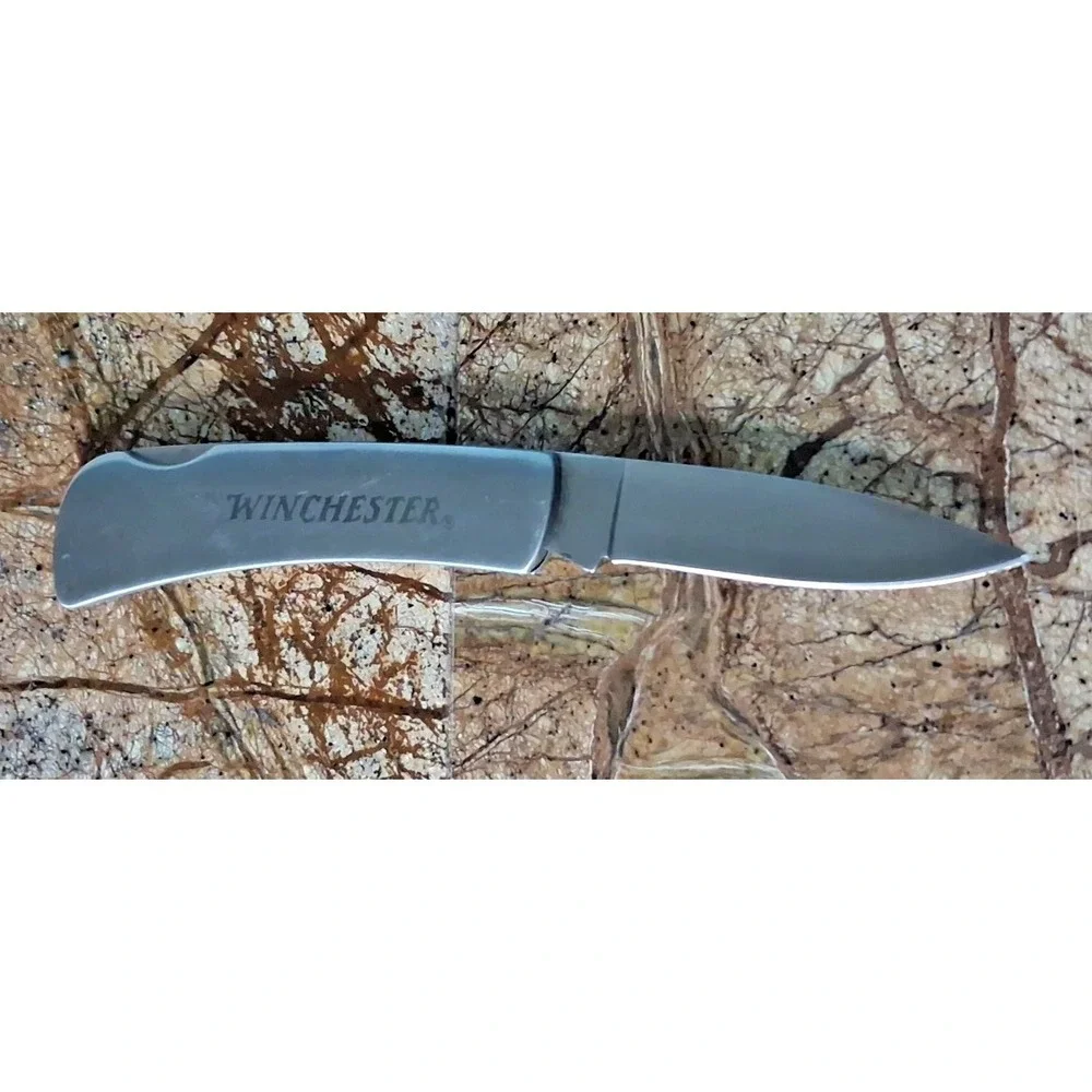2008 Winchester Lockback Knife Buck Relief Engraved Style